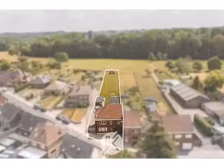 verzorgde woning met prachtig verzicht in ressegem