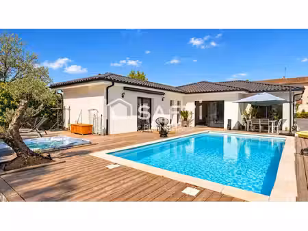 contemporaine 4 chambres avec piscine chauffée  sauna et vue forêt