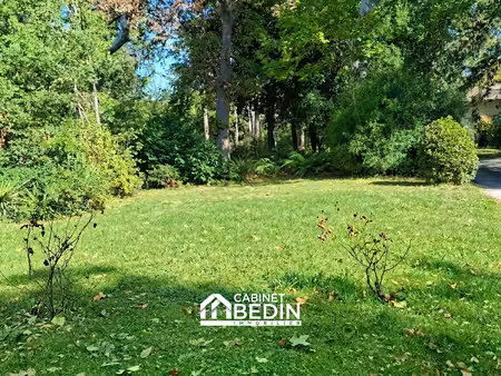 terrain 650 m²