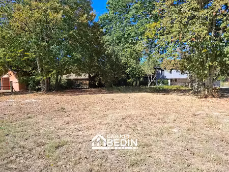 terrain 895 m²