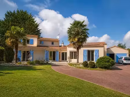 vente maison 7 pièces 170 m² à les clouzeaux (85430)  392 000 €