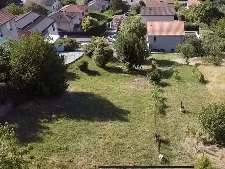 vente terrain 670 m² rillieux-la-pape (69140)
