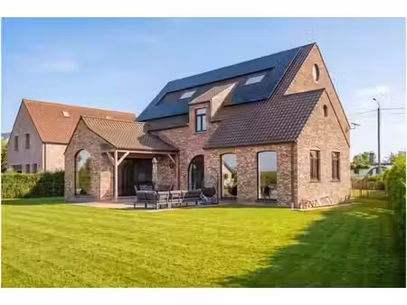 villa à vendre à rue provinciale 161 celles (rbw93408)