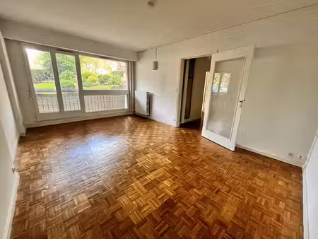 appartement 3 pièces à vendre à marly le roi - rez-de-chaussée  calme et bon état