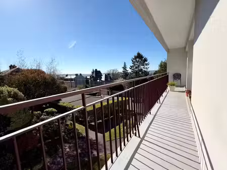 appartement t4 rénové d'une surface de 75m²  balcon  parking