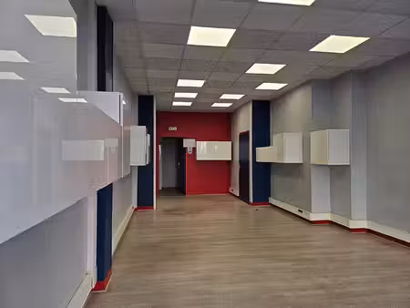 local commercial 52 m2