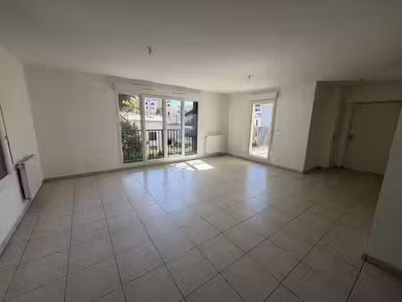 oullins beau t3 meublé avec terrasse mobilier neuf
