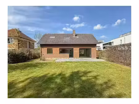 maison à louer avec garage et terrasse   waterloo (vbe68913)