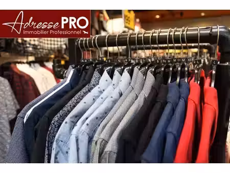 vente commerce lattes 34970 70m²