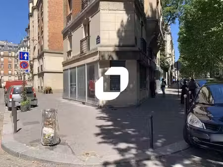 location commerce paris 75018 62m²