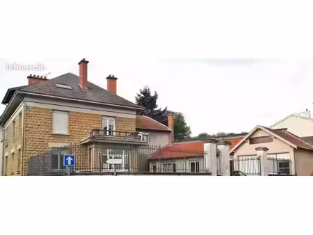 ? à vendre – propriété de caractère avec maison de maître et annexes