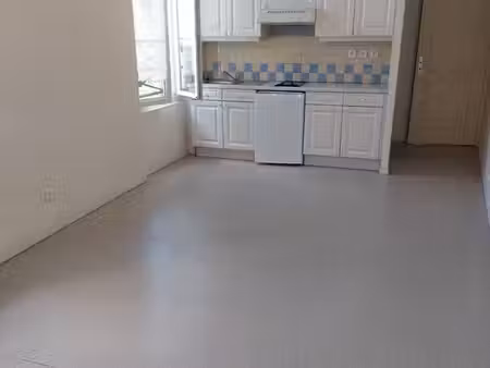 appartement f2 centre-ville de breteuil