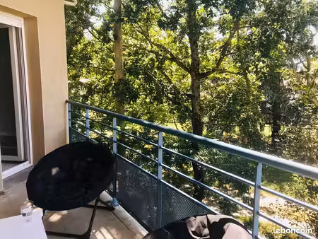 t2 meublé 32 m² avec balcon  parking et tennis — léguevin
