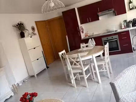 f2 récent 50m² proximité gare hagondange + 2 parkings