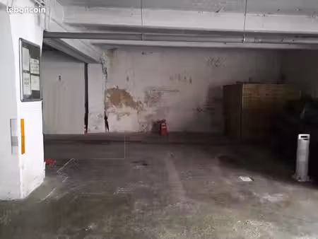 particulier loue place parking auto