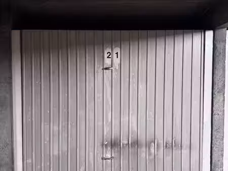garage fermé 12 m² – hyper centre saint-étienne – sécurisé
