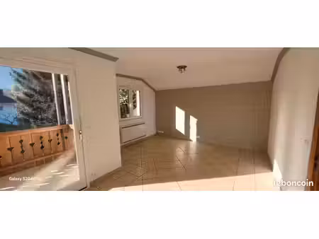 bel appartement 4 pièces dans petite résidence