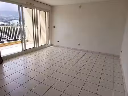 location t2 saint louis