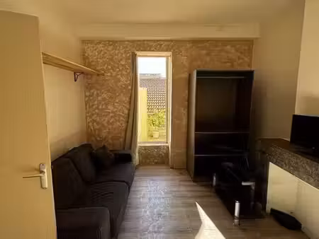 studio meublé mignon avec terrasse cuisine équipée