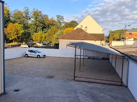 à louer – places de parking privées à melun – gare à 1 km