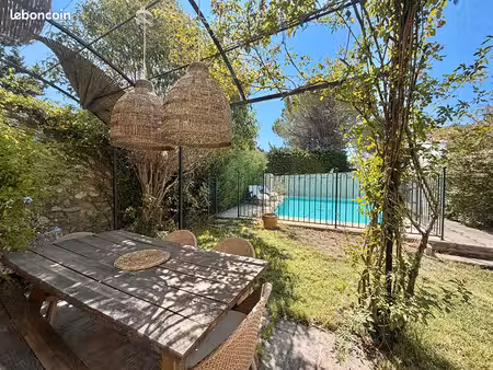 mas 4 pièces 106 m²