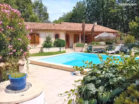 villa t5 meublée + piscine / dispo 01 nov 2026