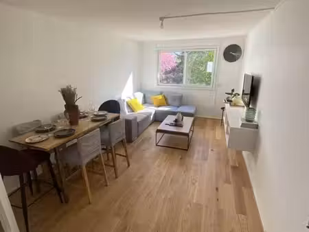 t3 lumineux-meublé 73 m²-rénové-balcon  1 500 cc