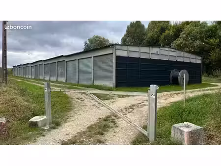 grand garage à louer à véretz