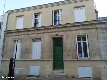 location d'une chambre et salle d'eau dans une maison
