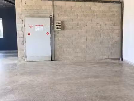 location hangar + chambre froide