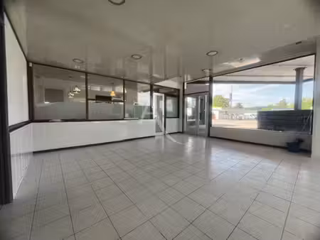 local commercial à louer