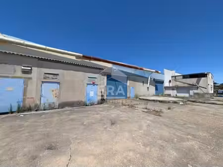entrepôt industriel avec bureau à vendre à 5 minutes de montpon-ménestérol - surface de 44