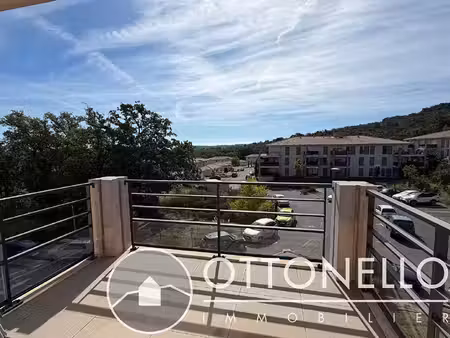 location appartement 2 pièces 40 m² à roquebrune-sur-argens (83520)