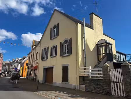 a louer maison au centre ville du guilvinec avec sous-sol !
