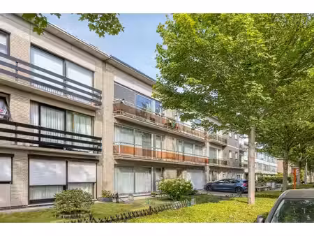 lichtrijk appartement met garage op toplocatie in brasschaat