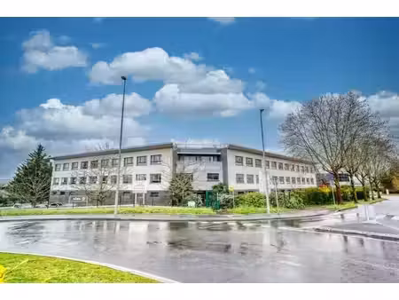 location bureaux chanteloup les vignes 78570 27m² à 2108m²