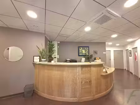 location bureau 68 m² à aix-les-bains (73100)