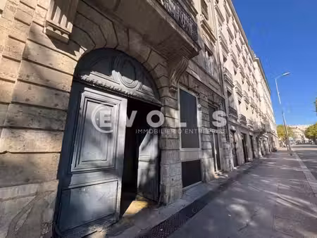 location bureaux 141m² à 240m²
