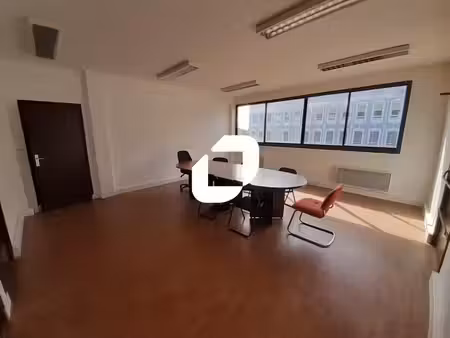 vente bureaux noisy le grand 93160 200m²