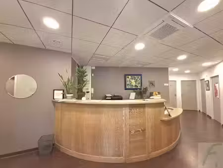 location locaux professionnels 0 pièces 68 m² à aix-les-bains (73100)  600 €