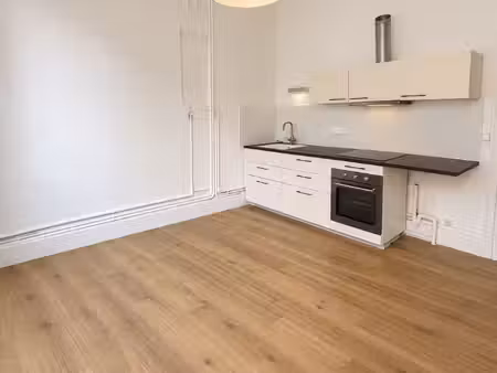 t2 à louer en rdc/ 5 rue de la liberté