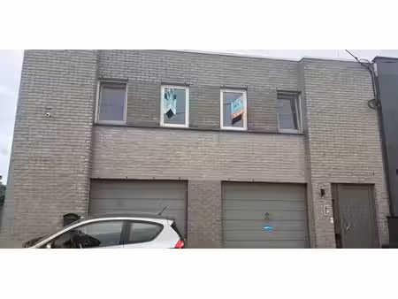 rustig gelegen tweeslaapkamerappartement te huur in zelzate