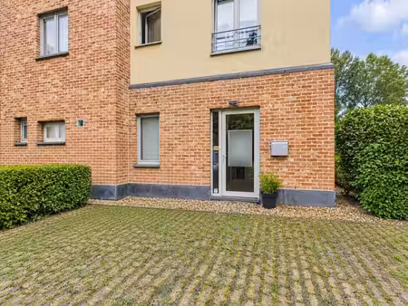 bureau 33m² avec cave et un emplacement de parking extérieur
