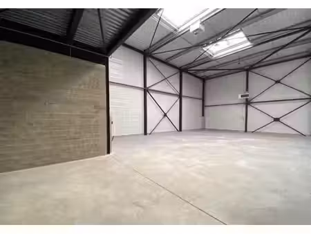 vente entrepôt persan 95340 450m²