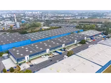 location entrepôt saint ouen l aumone 95310 5456m² à 11369m²