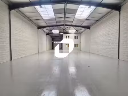 location local d’activités pontault combault 77340 389m²