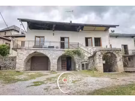 cruet – maison de vigneron 105 m² avec 135 m² de dépendances