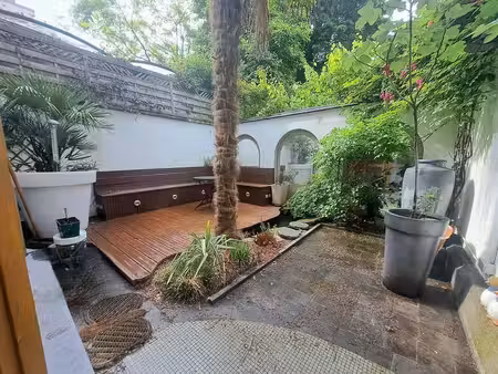 châtelain superbe duplex meuble avec jardin