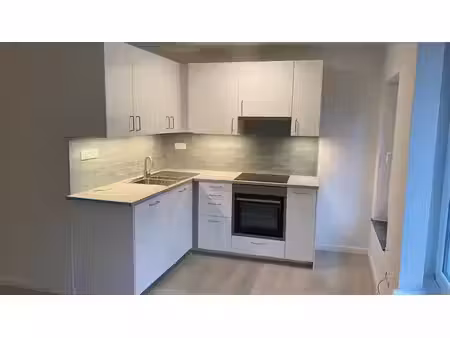 appartement 1 ch.  au 1er étage dans immeuble 4 appts