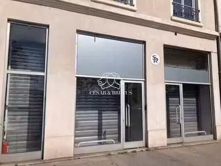 location commerce 125m²